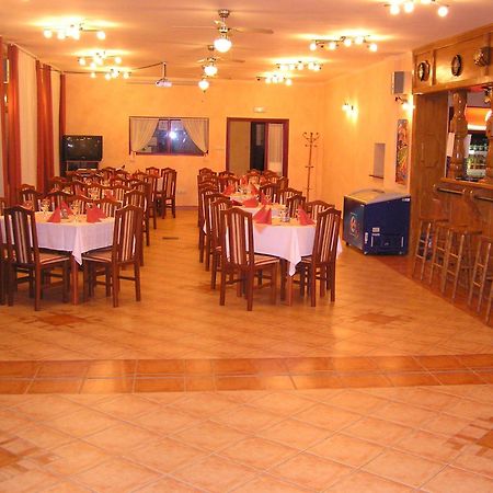 Arnyas Thermal Camping Es Ueduelopark Puspokladany Экстерьер фото
