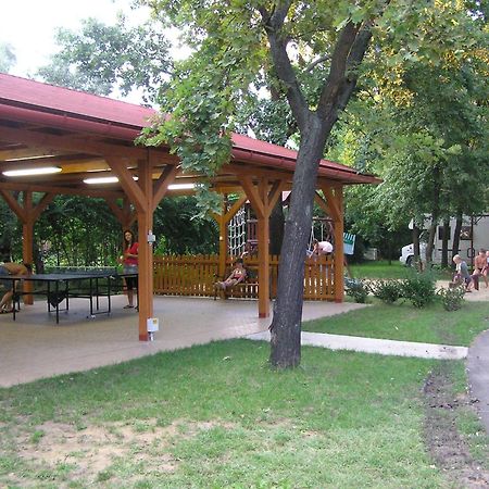 Arnyas Thermal Camping Es Ueduelopark Puspokladany Экстерьер фото