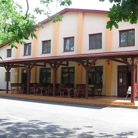 Arnyas Thermal Camping Es Ueduelopark Puspokladany Экстерьер фото