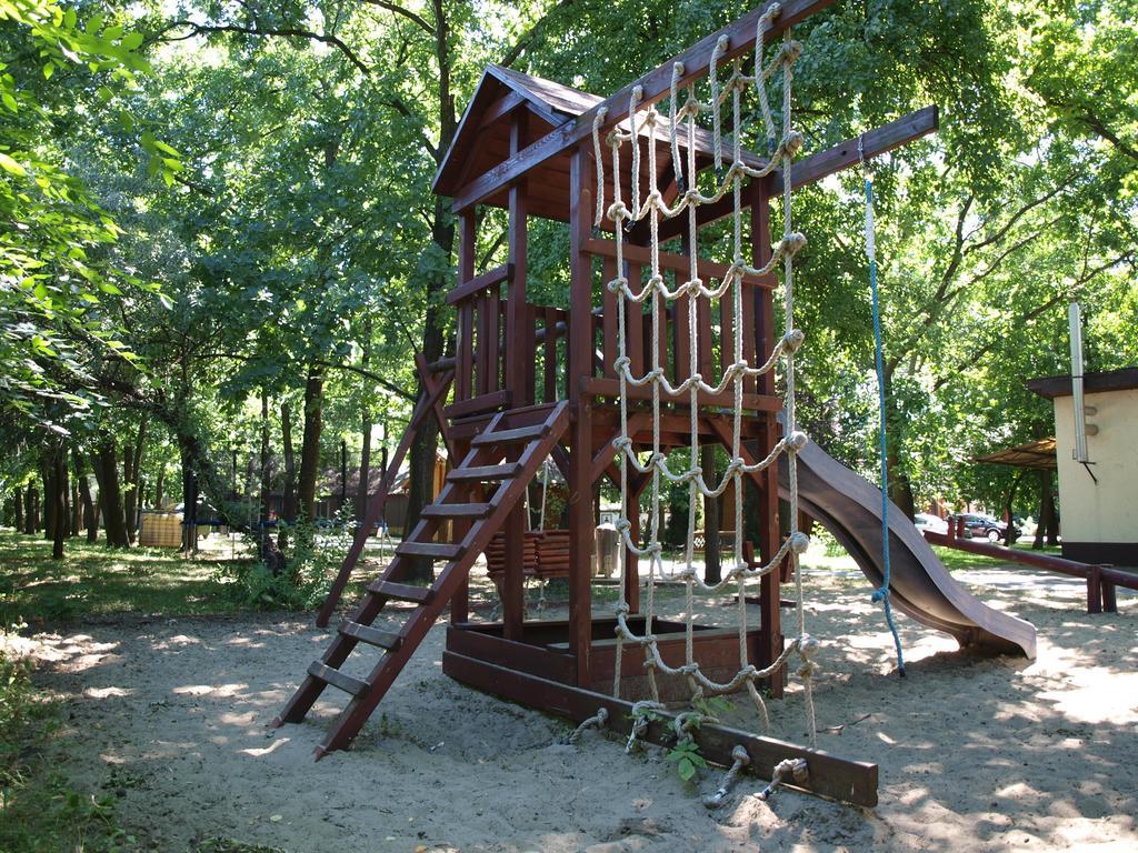 Arnyas Thermal Camping Es Ueduelopark Puspokladany Экстерьер фото
