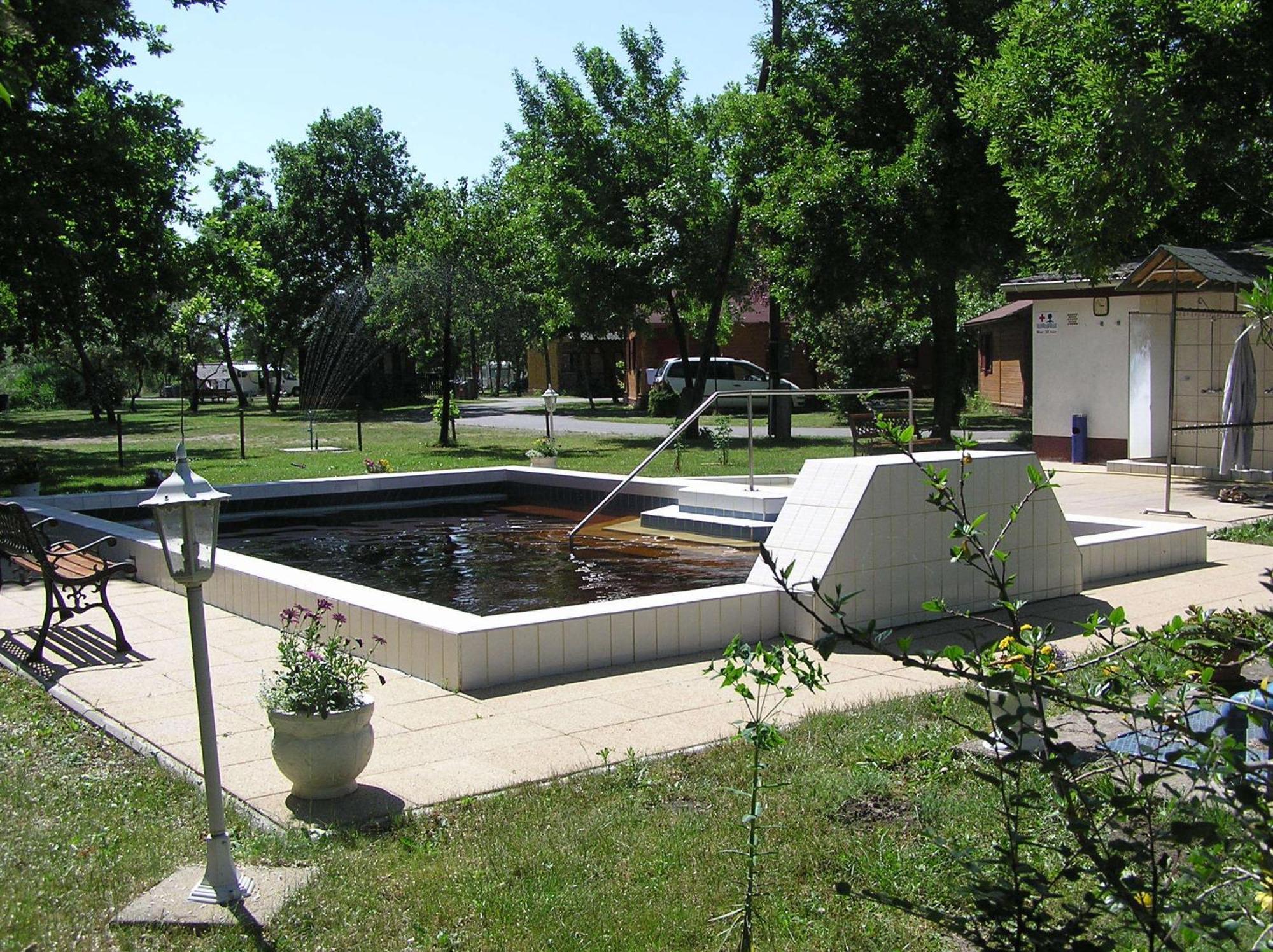 Arnyas Thermal Camping Es Ueduelopark Puspokladany Экстерьер фото