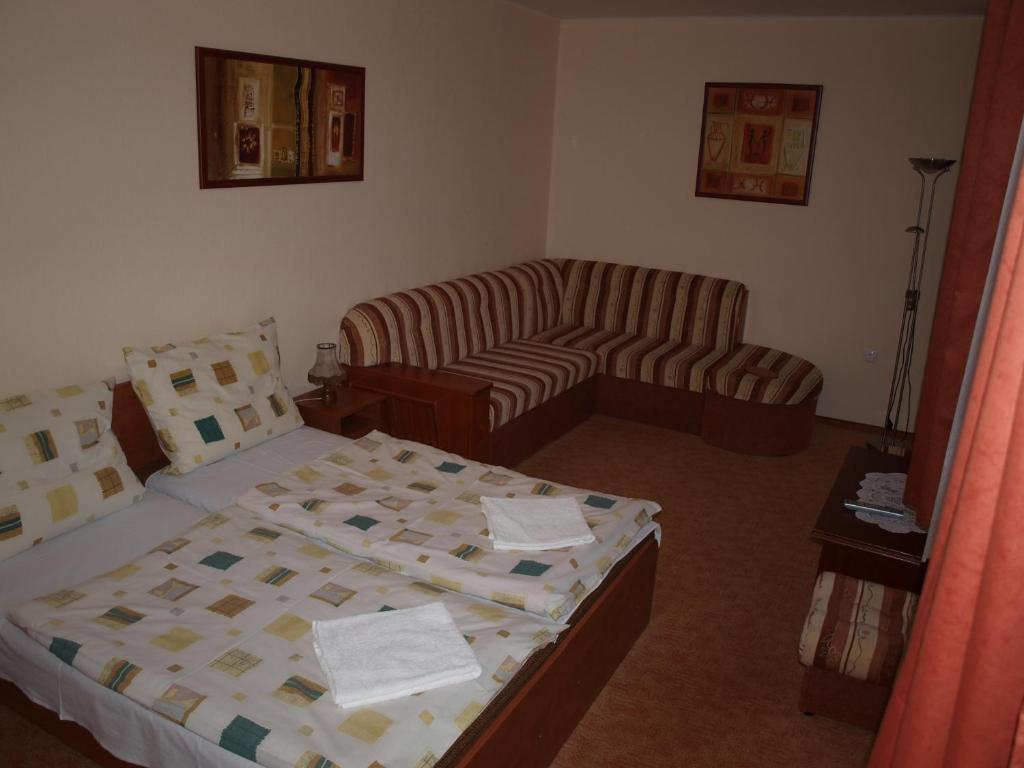 Arnyas Thermal Camping Es Ueduelopark Puspokladany Номер фото